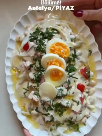 Elinize sağlık👏

@kitchenbymamas 
・・・
Antalya/PİYAZ

Malzemeler;
2 su bardağı h