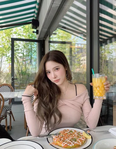 저는 에겐 호소인입미ㄷr…..💕💕