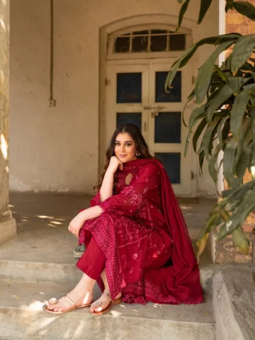 in the mood for some traditional 🥀 @mawsim.pk