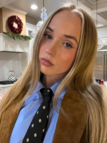 🤎👔🍓👱🏼‍♀️