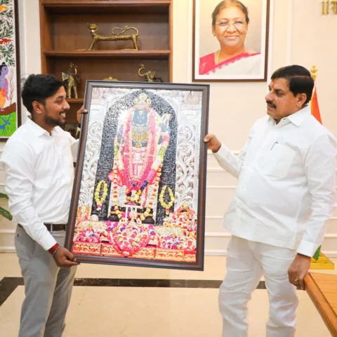 मैं बाबा महाकाल के दर्शन करने उज्जैन आया था, जहां मुझे यहां बनने जा रही स्प्रिचु
