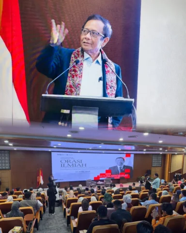 Hukum tanpa demokrasi adalah kezaliman, demokrasi tanpa hukum adalah anarki.

Da