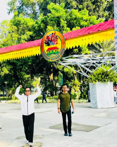 Jogging di Lapangan Banteng, dekat Kemenkeu, Jakarta Pusat pagi ini terasa agak 