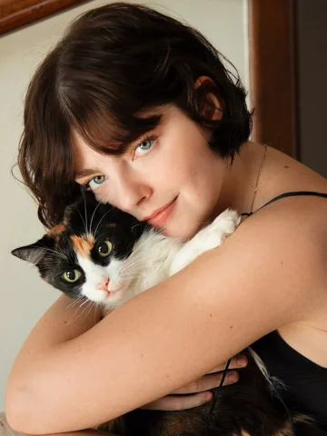 nala napolitano, a gatinha que mais conquista visitas com sua safadeza e beleza
