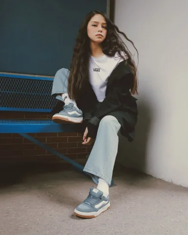 Ay ora que modelando con #VansHylane ya disponible en tiendas @vans_mx