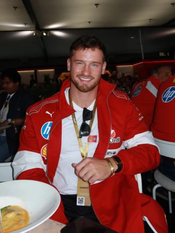 Race Day ENERGY with @whoop & @scuderiaferrari 🏎️