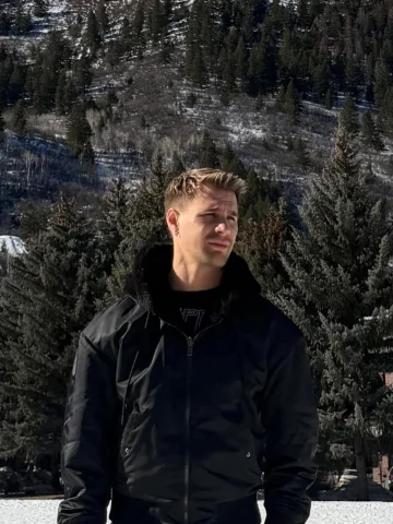 ⛷️