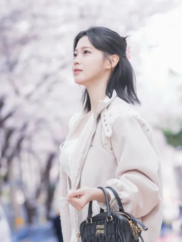 벚꽃 아직도 있더라🌸