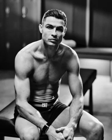 Discipline. Focus. Consistency.
Raising the bar every single day.

#CR7 #CRISTIA