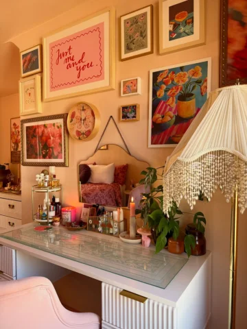 a few beauty room details just because these snaps deserve a permanent spot on m