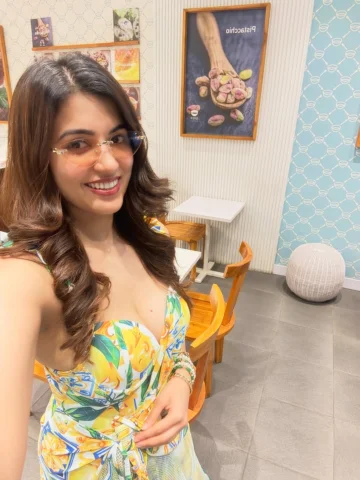Selfies first, ice cream next, shopping always🍨😍🤳 
Bali days just hit differe