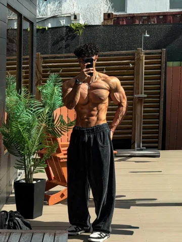 Summer physique loading ♻️

Follow me for more fitness tips & workouts :)

@youn