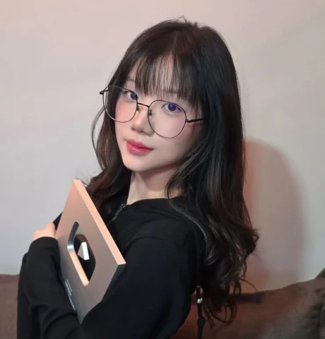 First ever play button :D
Thank you 🩷

I'll upload more often and not once ever