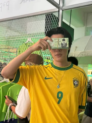 축구를 좋아해서 어찌 저찌 여기까지 오게 됐는데.. 그래서 여긴 어디 난 누구. ⚽️