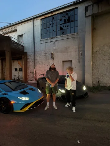 v30