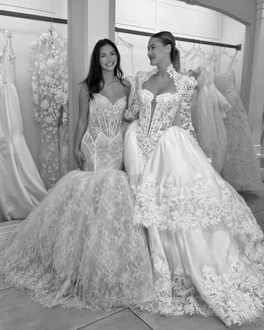 When the newest Kintsugi Collection gowns by @pninatornai arrive at @kleinfeldbr