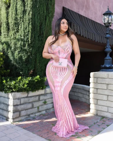 Pretty in pink💖
Dress @angelbrinksfashions @angelbrinks