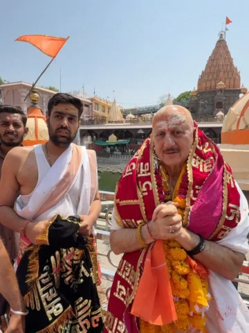 उज्जैन के महाकाल मंदिर पहुँचा। दर्शन किए… और आप सबके लिए भी प्रार्थना की।🙏🕉
क्