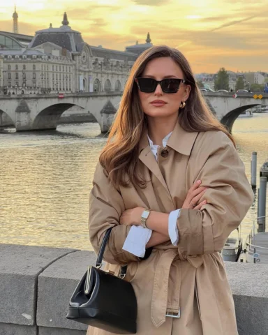 Paris is such a treat for the eyes and soul, especially at sunset - wearing @bur