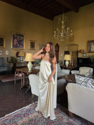 I think I’ve found my destiny: playing dress up in a historic Italian villa 🏛️