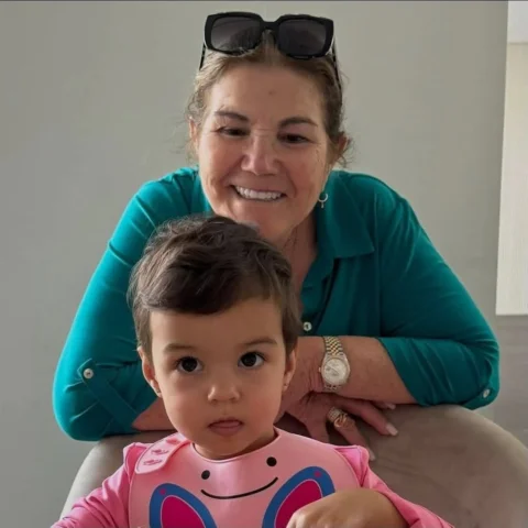 Parabéns minha netinha 🎂🎉a avó te ama muito ❤️. Muitos beijinhos