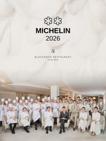 🌟🌟 BLACKSWAN Awarded Two Michelin Stars! 
🍷 Head Sommelier @tylerchenwen Awar