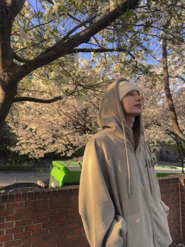 🌸🚶