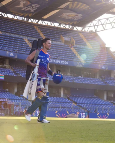 @iplt20 well and truly underway. @newbalancecricket supporting me as always! Loo