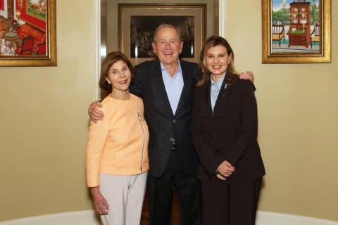 Today, President George W. Bush and Mrs. Laura Bush welcomed Ukrainian First Lad