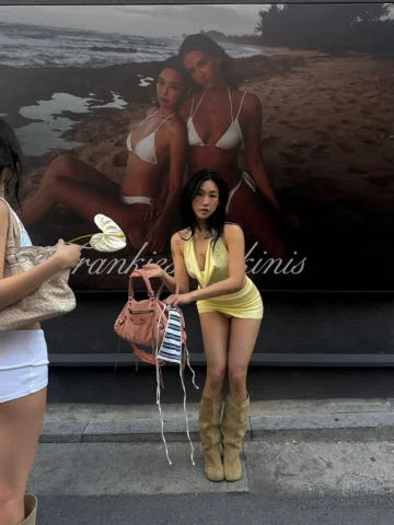 @frankiesbikinis in Seoul💛👙
#광고 애정하는 frankies bikinis가 엠프티 성수에 첫 단독 팝업을 열었는데요?