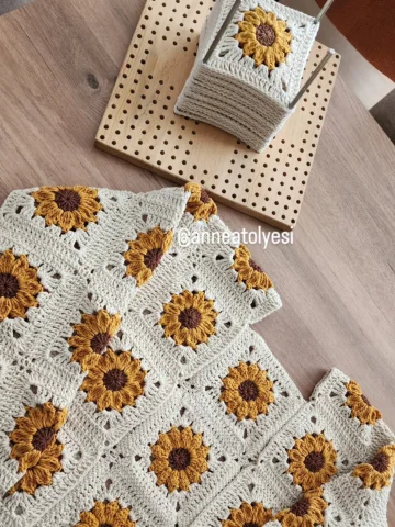 "Örgü örmek, kendi iç dünyamıza dokunmanın ve sessizliğin huzurunu bulmanın bir 