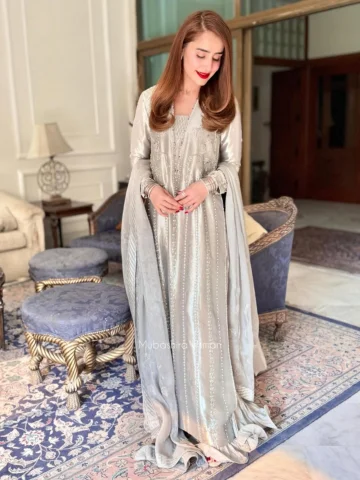 @saniyashamshadofficial steals the spotlight in Ryma, effortlessly 😍

RYMA - Ma