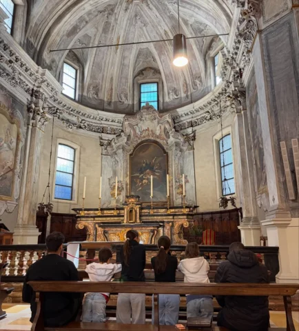 On Holy Thursday, my soul bows before Jesus Christ, who sat at the sacred table 