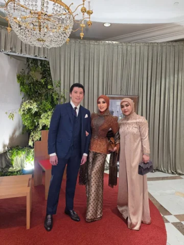 •

~ Kondangan ~

____________________ ~𝓢𝓨𝓡~ ____________________

#PrincesSy