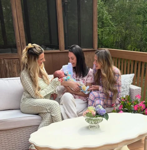 Easter morning hitting differently 🥰🐇🐣🐰⛪️🙏🏻💙