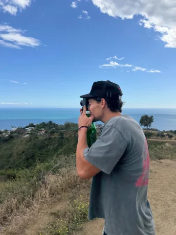 lots of 📷🌅⛰️📚🚶‍♂️☕️🎬