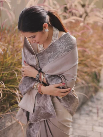 Pearls and woven silk borders - Akutee simply as it’s always been.
