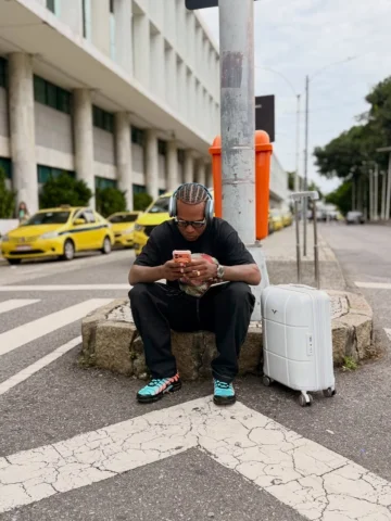 O cair é do homem mas o levantar é de Deus.  Cabelinho @biomaurbiafro ❤️🔥