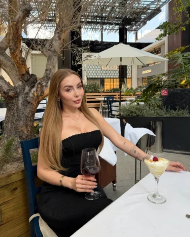 🤍🥗🍷

Dress: @rosacanela.mx