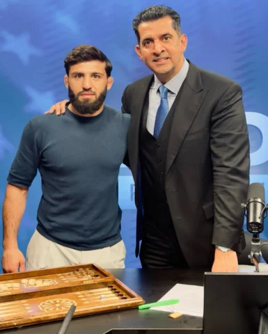 With the great @arm_011. 

Not only a great fighter but “low key” a strong backg