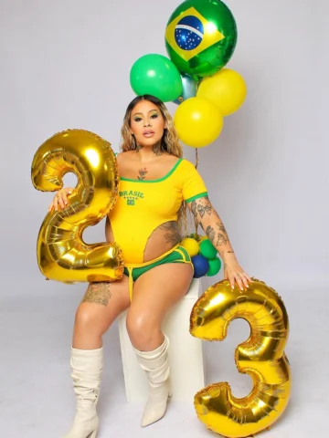 Parabéns pra mim 🥳💛💚
Balões: @baloes_de_menina 🎈
Fotos e Make: @brunaarquili