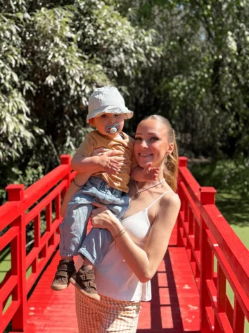 Quel est votre photo préférée ? ( perso: la dernière☀️) 
•
#momlife #jeunemaman 