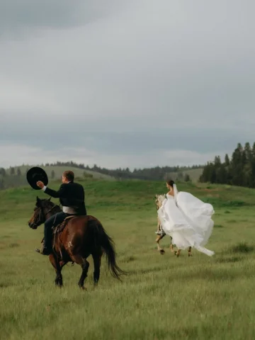 An untamed kind of love 🍃🤍 #moniquelhuillier #mlbride
