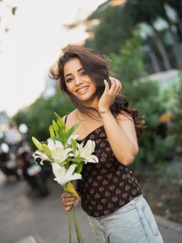 🥰

Shot by @rohanpujari_rp
MUAH by @shinewithsakshi_
Styled by @n.i.d.s_ 
Manag