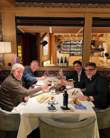 Muy agradable comida en @granasador_lecanda con @josemoroes y mi hermano @guerre