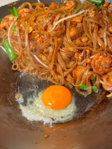 Sounds of Pad Thai 🇹🇭
-
In this weeks article, I’m breaking down a proper Pad 