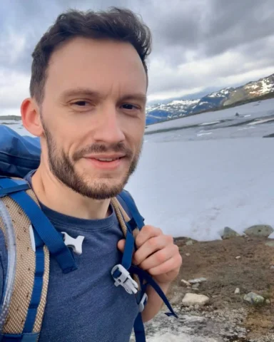 JOUR 2 - Trolltunga ↔️ 20km ⬆️ 831m
La randonnée difficile du voyage ! Je suis p