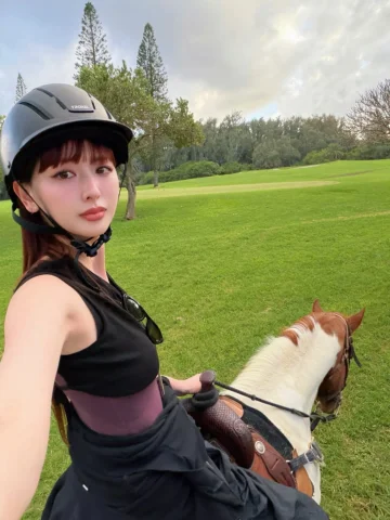 🌺🐎⛰️🦎🪨🫐🐈💞
先月のハワイ滞在記。乗馬が楽しすぎて、ライセンス取ろうかと考え中！