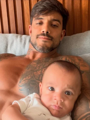 Selfizinha com meu Papai fechamento📱🤳🏾
Dúvida pro meu T.C.C…eu sou a cara do?