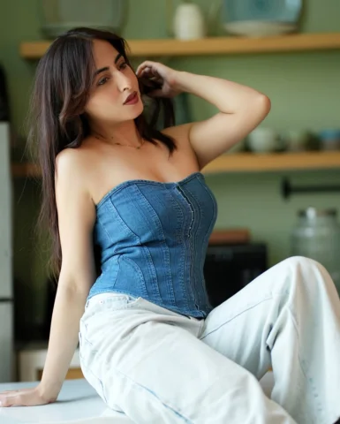 Jaane jaan💙

@dipeshpatel_photography @_fenali.r @komaljoshi_retoucher 

#denim
